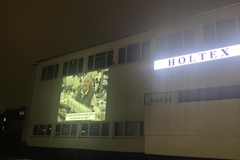  A Wall is a Screen - Kurzfilm auf der Fassade von Holtex